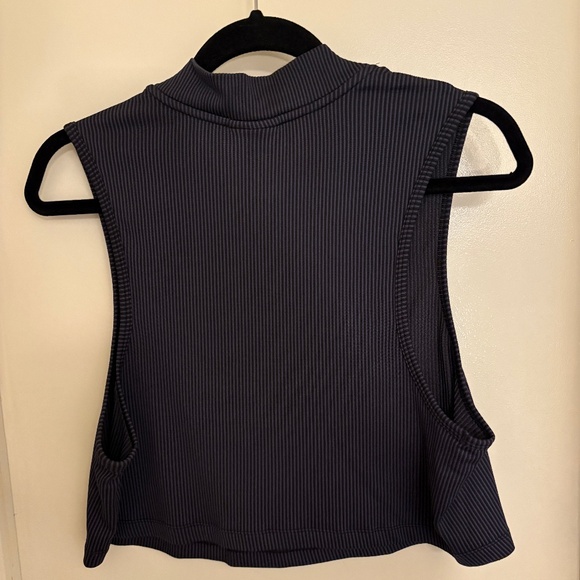 Nike Air Cropped Tee - Picture 3 of 3